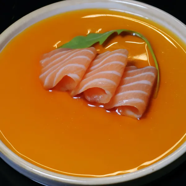 Salmón, salsa ponzu (3u)
