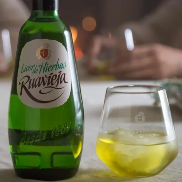 Copa licor de hierbas
