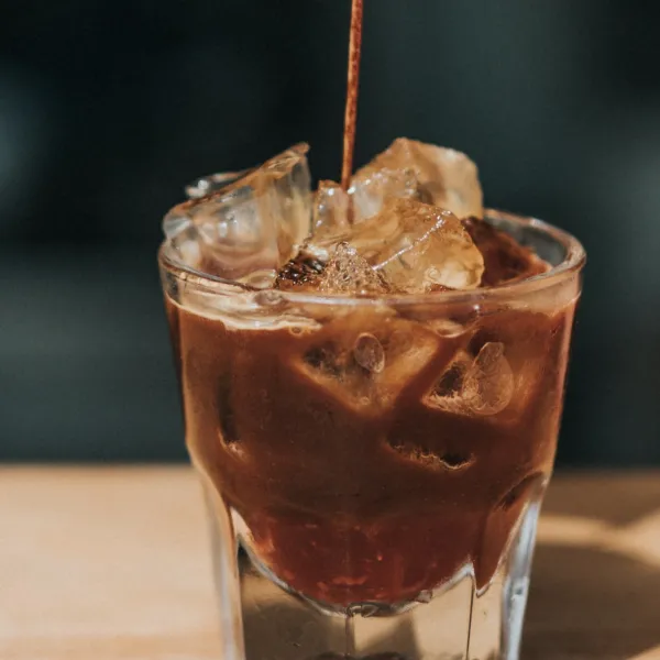 Cafe cortado con hielo