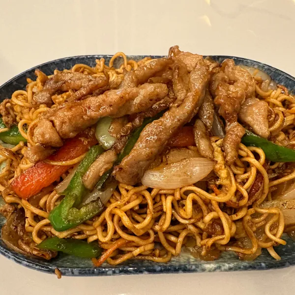 Yakisoba con ternera